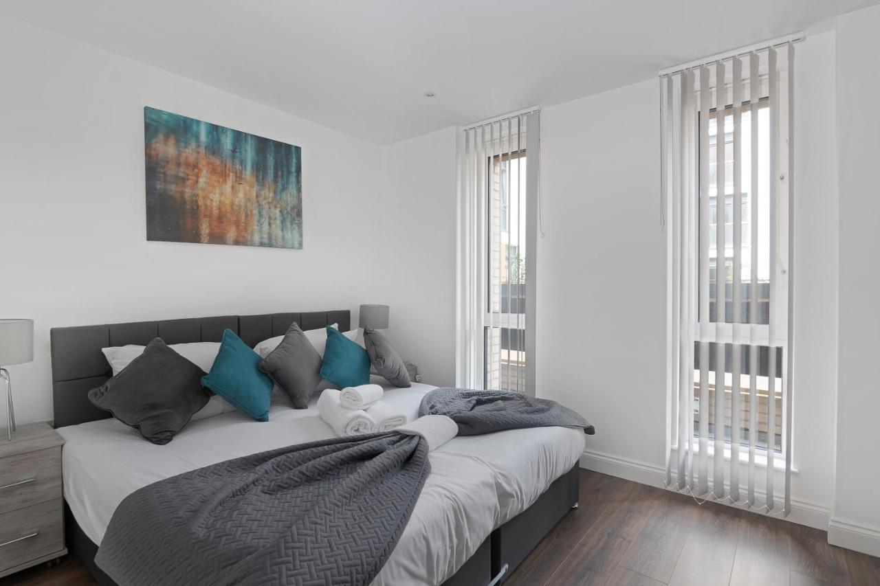 Spacious, Bright & Modern 1 & 2 Bed Apartments At Sligo House - Central Watford Watford  Kültér fotó