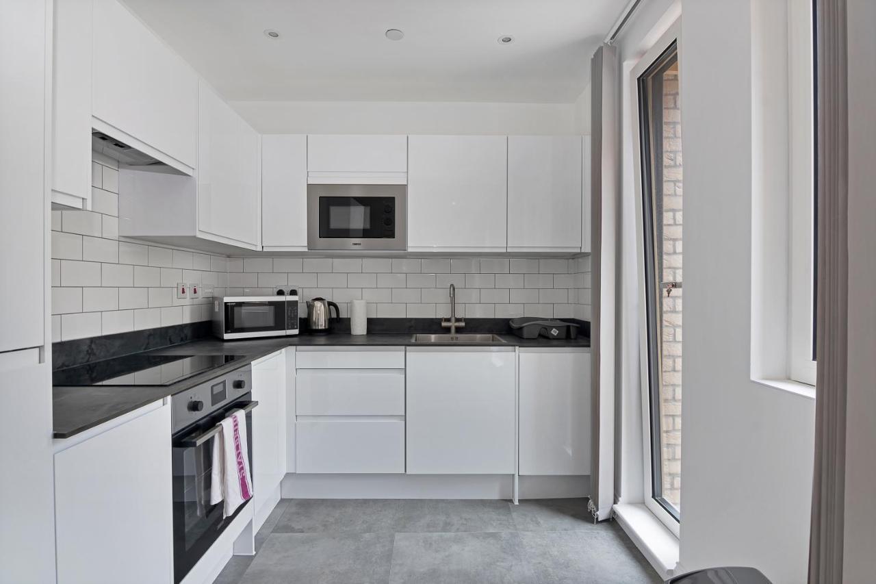 Spacious, Bright & Modern 1 & 2 Bed Apartments At Sligo House - Central Watford Watford  Kültér fotó