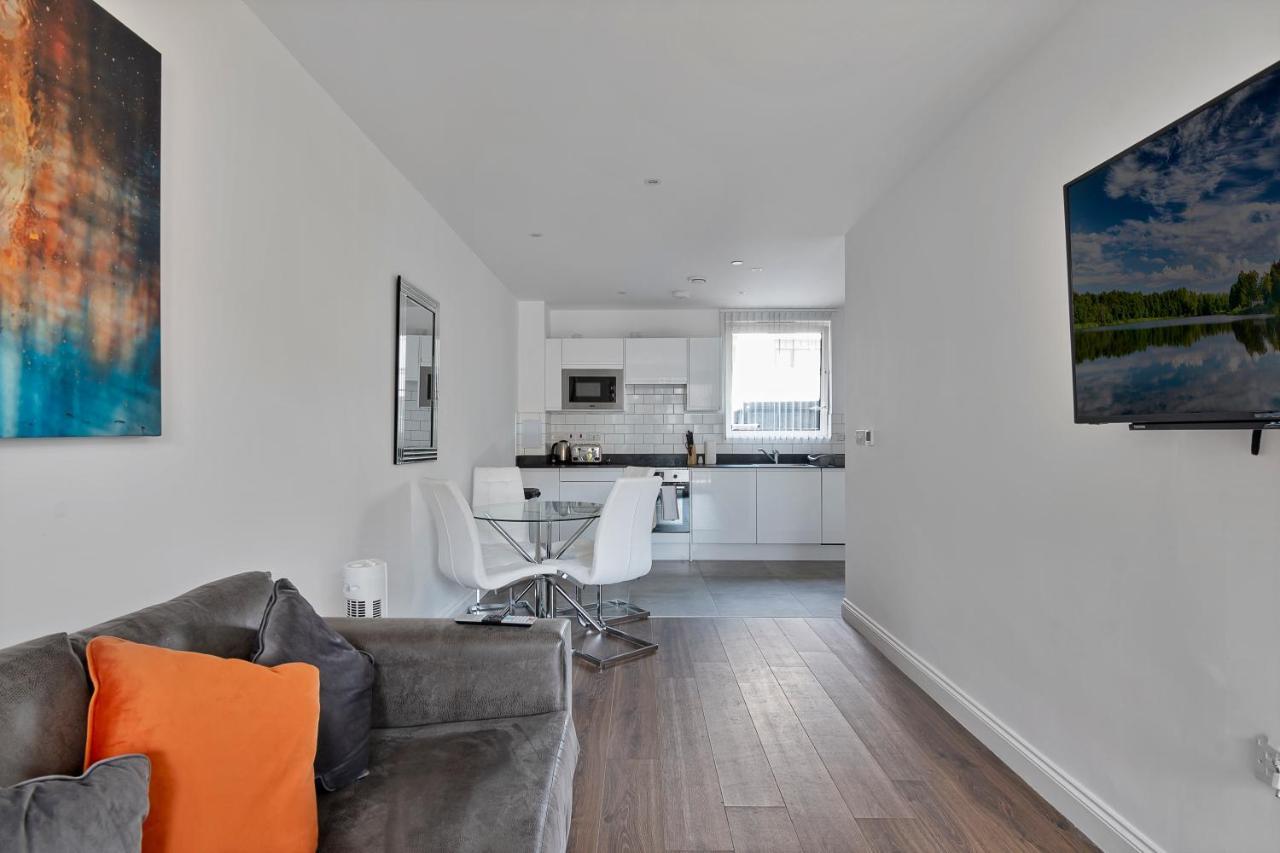 Spacious, Bright & Modern 1 & 2 Bed Apartments At Sligo House - Central Watford Watford  Kültér fotó