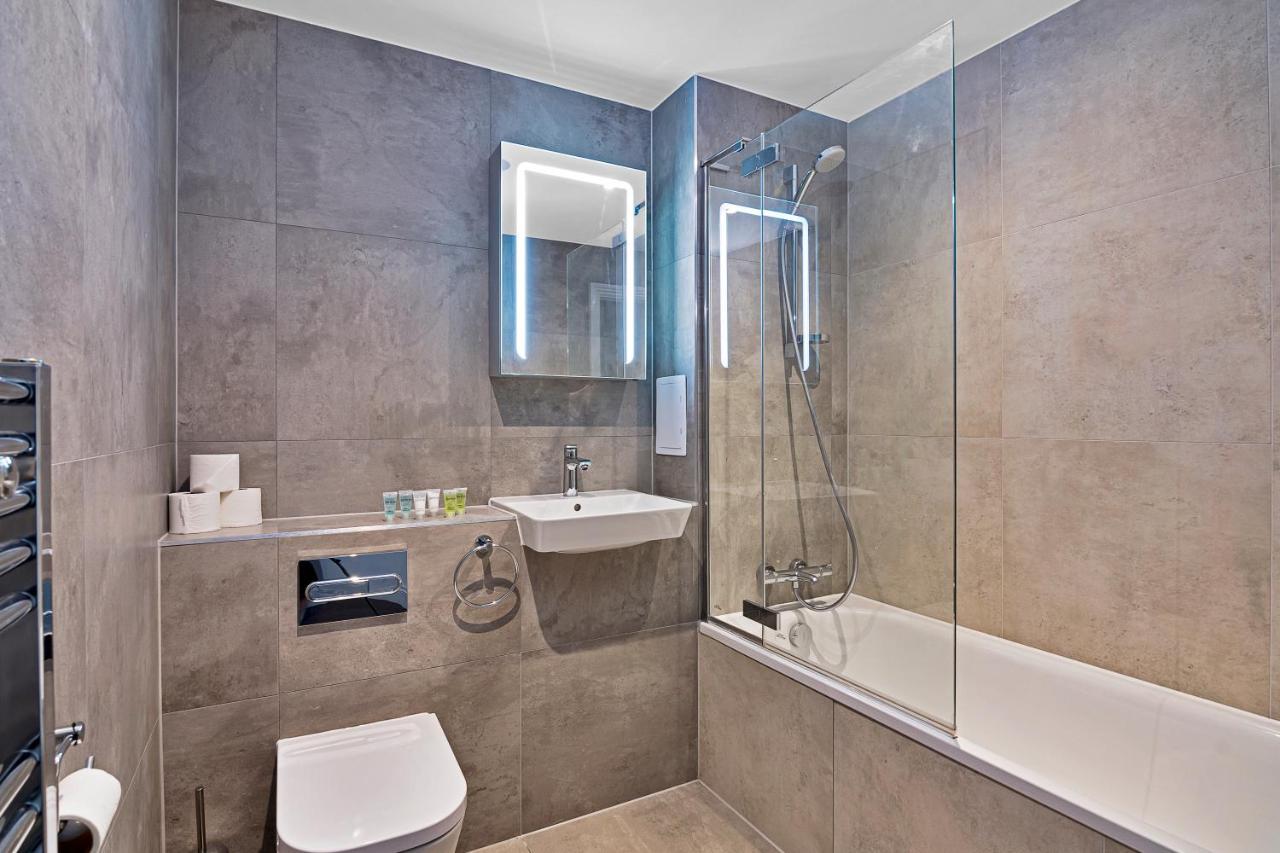 Spacious, Bright & Modern 1 & 2 Bed Apartments At Sligo House - Central Watford Watford  Kültér fotó