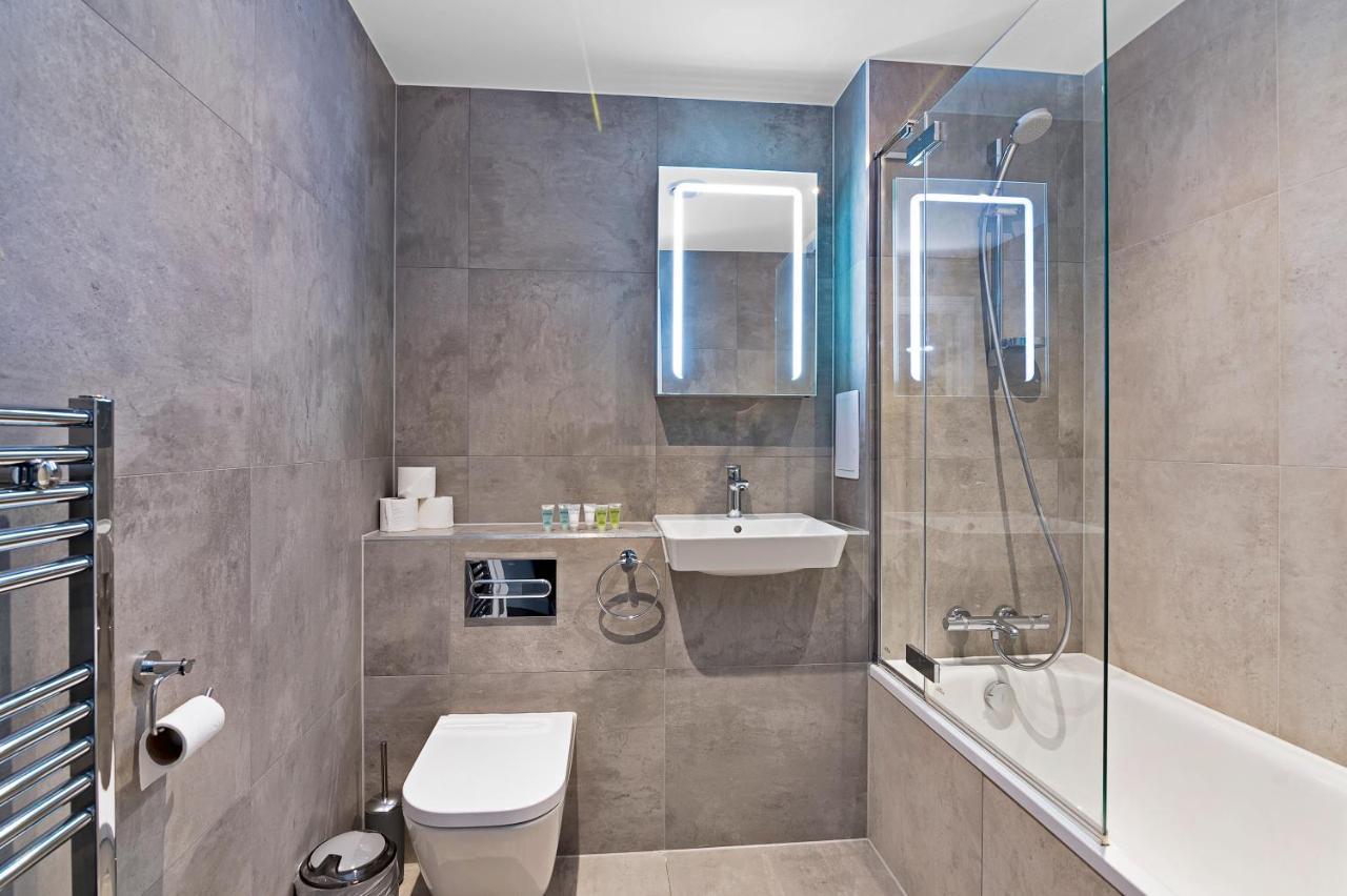Spacious, Bright & Modern 1 & 2 Bed Apartments At Sligo House - Central Watford Watford  Kültér fotó