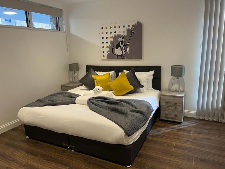 Spacious, Bright & Modern 1 & 2 Bed Apartments At Sligo House - Central Watford Watford  Kültér fotó