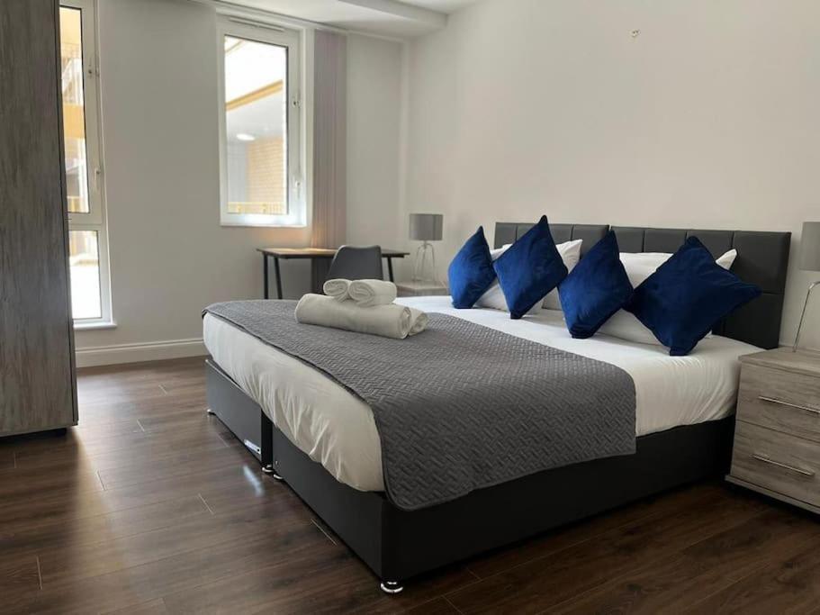 Spacious, Bright & Modern 1 & 2 Bed Apartments At Sligo House - Central Watford Watford  Kültér fotó