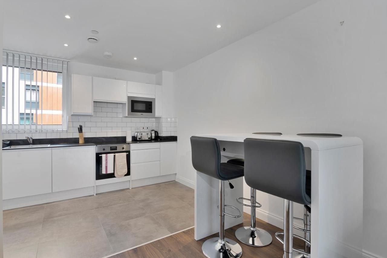 Spacious, Bright & Modern 1 & 2 Bed Apartments At Sligo House - Central Watford Watford  Kültér fotó